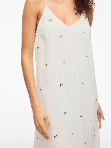 Robe 'VIBrodera' VILA en blanc
