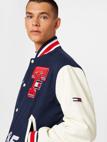 Tommy Jeans Overgangsjakke i blå