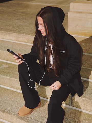 juoda V!BE STUD!OS Džemperis