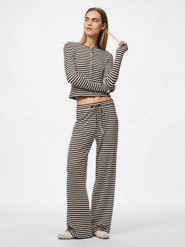 Loosefit Pantalon 'PCLAYA' PIECES en noir