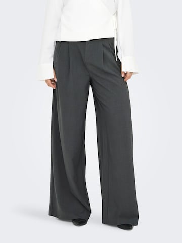 Regular Pantalon à pince 'SVEA' ONLY en gris : devant