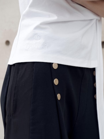 I want the moon Regular Trousers 'ELEVATE_ Lia' in Black