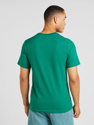 Nike Sportswear T-Shirt in Grün