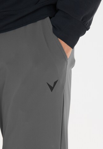 Virtus Tapered Sportbroek 'Alonso V2' in Grijs