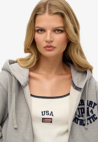Veste de survêtement Superdry en gris