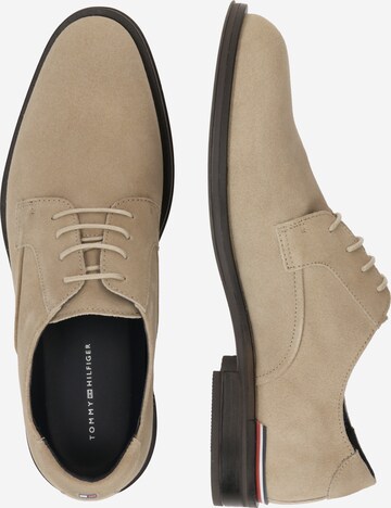 TOMMY HILFIGER Veterschoen in Beige