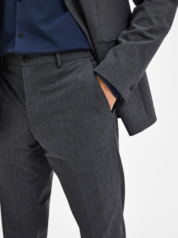 SELECTED HOMME - regular Pantalón de pinzas 'Josh' en gris