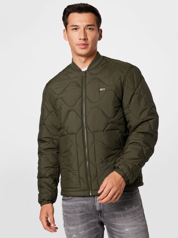 Veste mi-saison Tommy Jeans en vert : devant