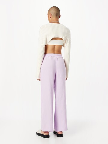 Wide leg Pantaloni 'Disa' de la Gina Tricot pe mov