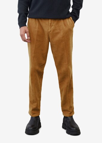 Marc O'Polo Regular Pleat-Front Pants 'Belsbo' in Brown: front