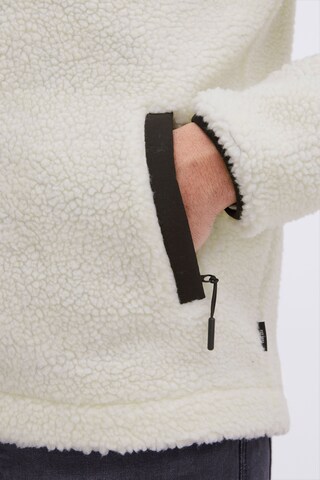 INDICODE JEANS - Chaqueta polar 'Trodie' en blanco