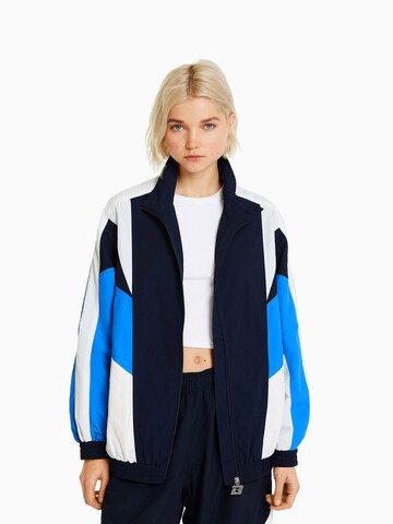 Bershka Prehodna jakna | modra barva: sprednja stran