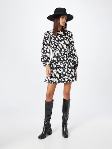 Robe River Island en noir