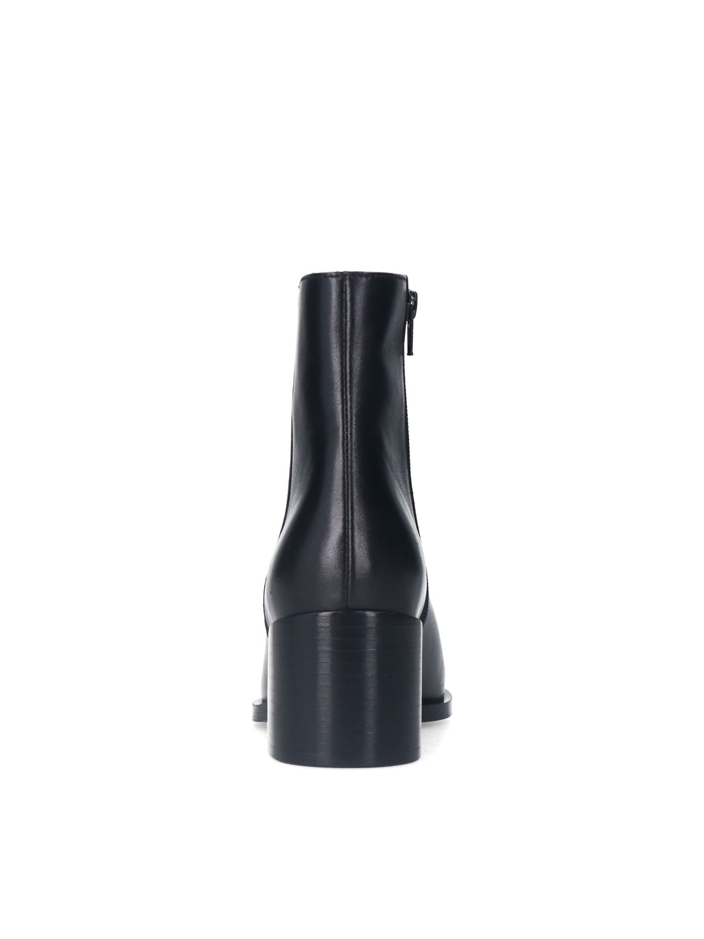 MANFIELD Booties in Black