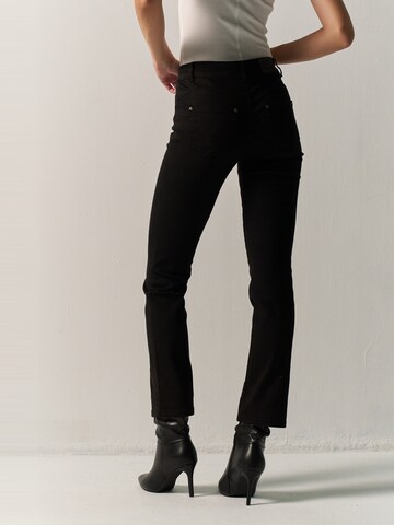 regular Jeans di KOROSHI in nero