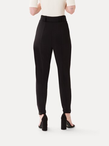 Les Lunes Tapered Pleat-Front Pants 'Jade' in Black