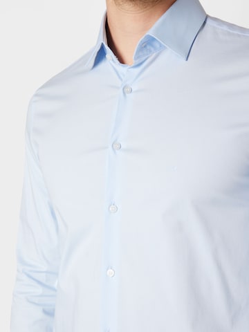 Calvin Klein Slim fit Zakelijk overhemd in Blauw
