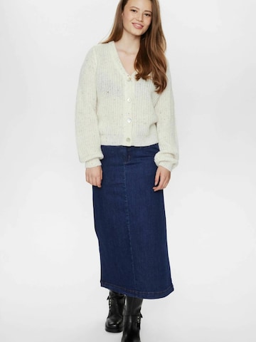 NÜMPH Neuletakki ' NUMILANI ' värissä valkoinen