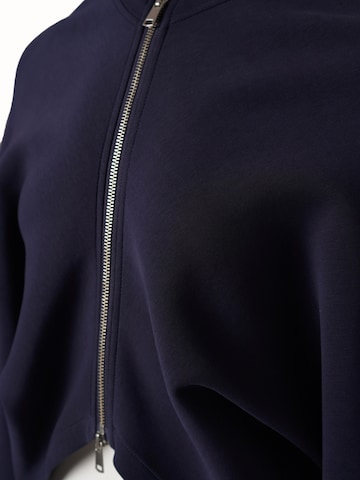 Veste mi-saison 'YOLIGEX Kurze Jacke Marineblau Stehkragen Reißverschluss Cape-Design' yoligex en bleu