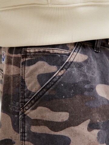 JACK & JONES Regular Trousers in Black