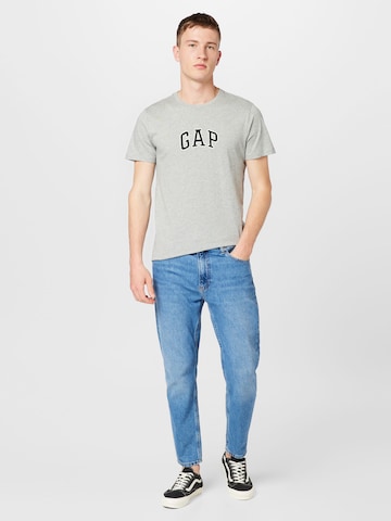 GAP Футболка в Серый