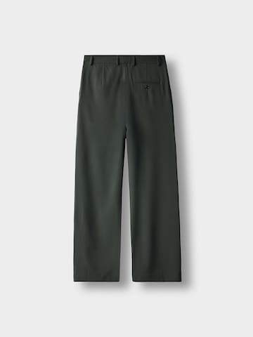 Burocs Loose fit Pleat-Front Pants in Grey