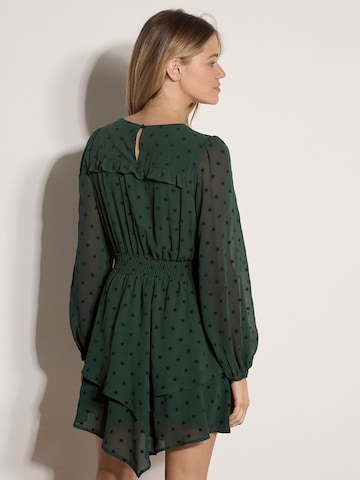Abito di Apricot in verde