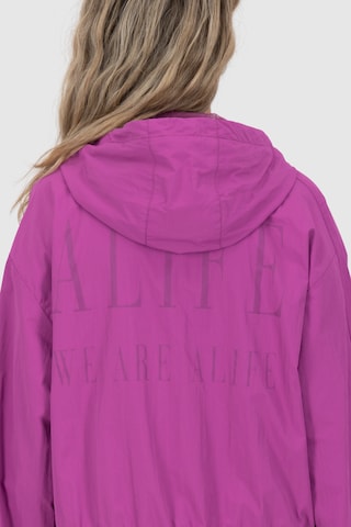 Giacca di mezza stagione 'JovanaAK A' di alife & kickin in lilla