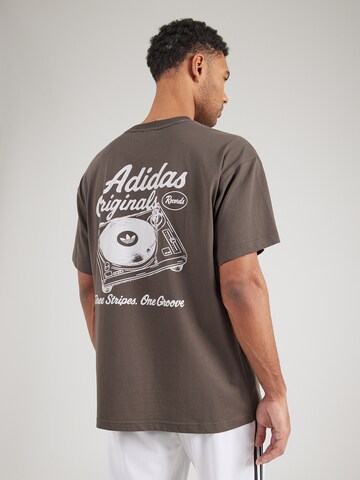 žalia ADIDAS ORIGINALS Marškinėliai 'RECORD': priekis