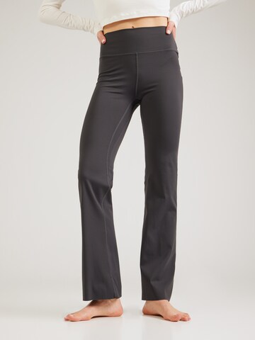 Flared Pantaloni sportivi 'Nimble' di ICANIWILL in grigio: frontale