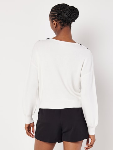 Pull-over Apricot en blanc