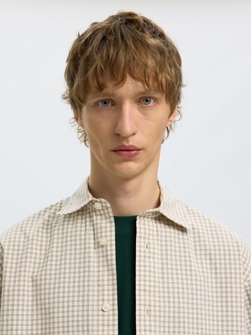 SELECTED - Ajuste confortable Camisa en beige