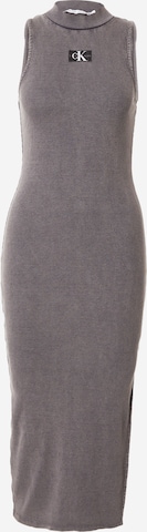 Calvin Klein Jeans Normalny krój Sukienka w kolorze szary: przód