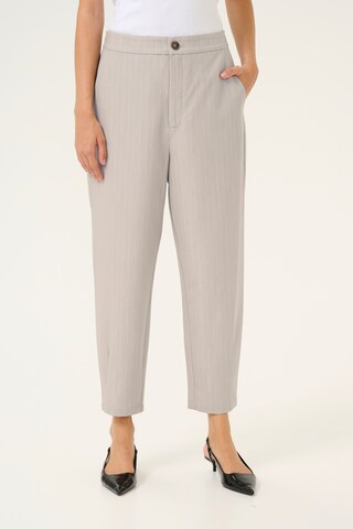 Loosefit Pantalon à plis Kaffe en beige : devant