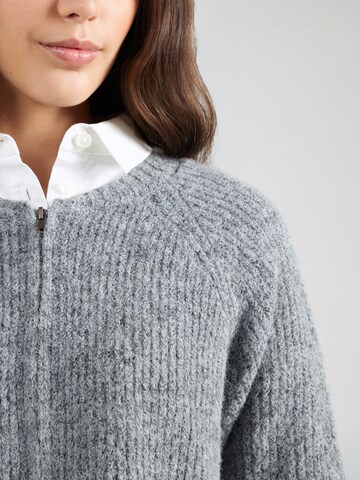 ABOUT YOU Вязаная кофта 'Lacey' в Серый