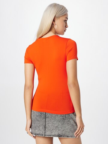 WEEKDAY Majica 'Fine' | oranžna barva