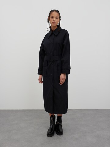 EDITED Between-Seasons Coat 'Noorie' in Black