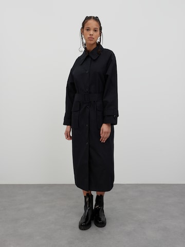 EDITED Trenchcoat 'Noorie' in Schwarz