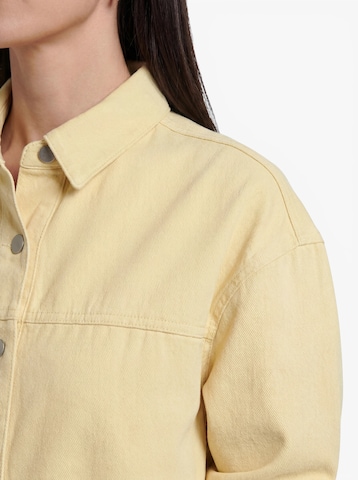 JDY - Chaqueta de entretiempo 'JDYNOMA' en amarillo