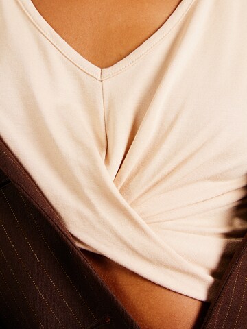 ABOUT YOU Top 'Sunny' in Beige