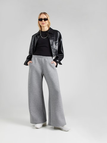Wide leg Pantaloni 'Alba' di WEEKDAY in grigio