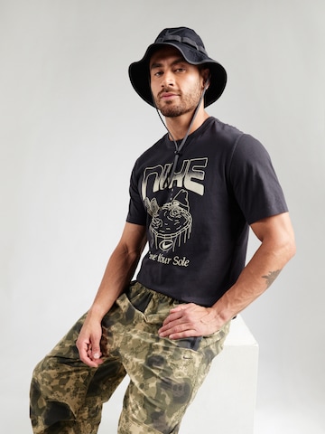 Nike Sportswear Majica | črna barva: sprednja stran