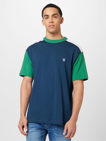 UNITED COLORS OF BENETTON Тениска в синьо: отпред