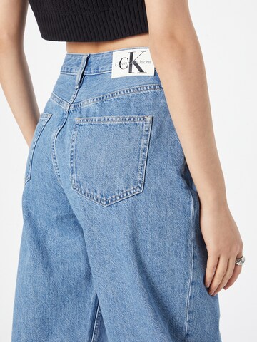 Calvin Klein Jeans جينز واسع جينز '90S' بلون أزرق
