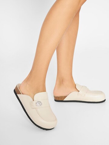 Bianco Mules 'GEM' in Beige: front