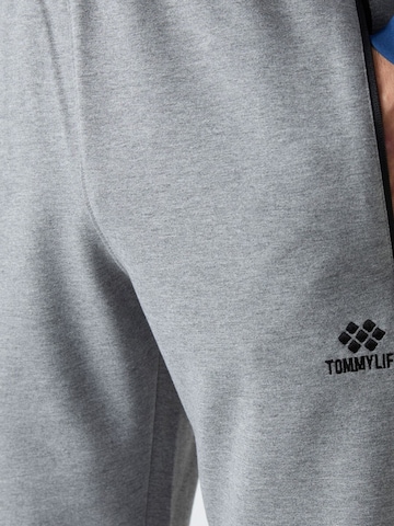 Tommy Liferegular Sportske hlače 'Jogginghose' - siva boja