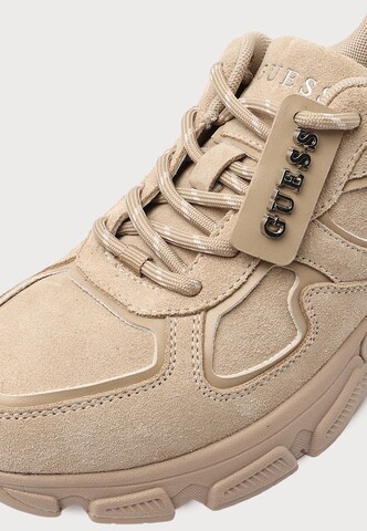 GUESS Ниски маратонки в бежово