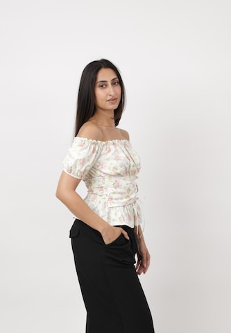 Elara Blouse in Beige