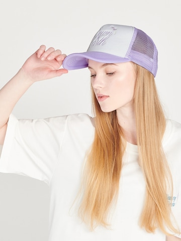 Casquette Bless my Demons exclusive for ABOUT YOU en violet : devant