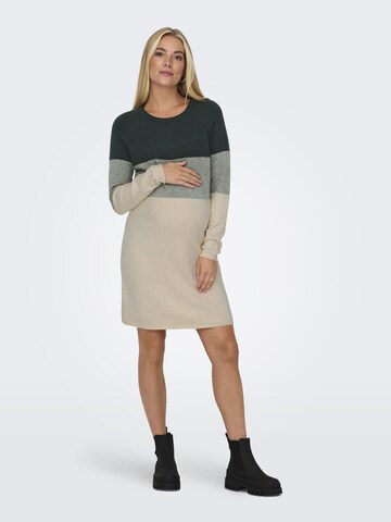 Only Maternity Knitted dress in Green: front